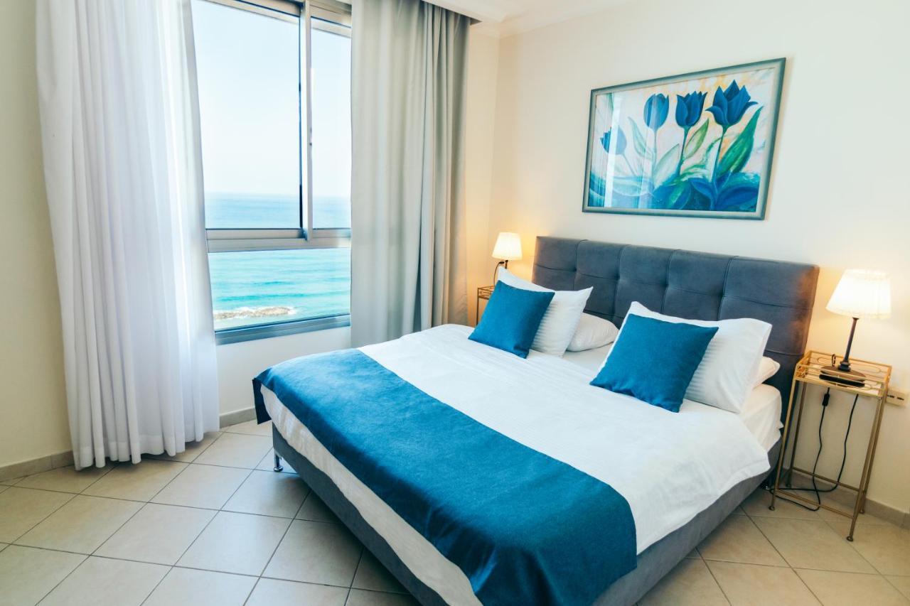 Almog Beach Apt Hotel מלון דירות אלמוג ביץ' ハイファ エクステリア 写真