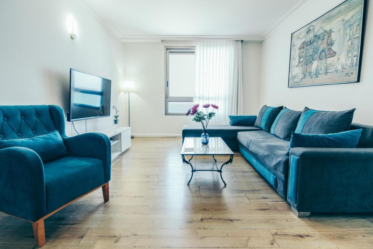 Almog Beach Apt Hotel מלון דירות אלמוג ביץ' ハイファ エクステリア 写真