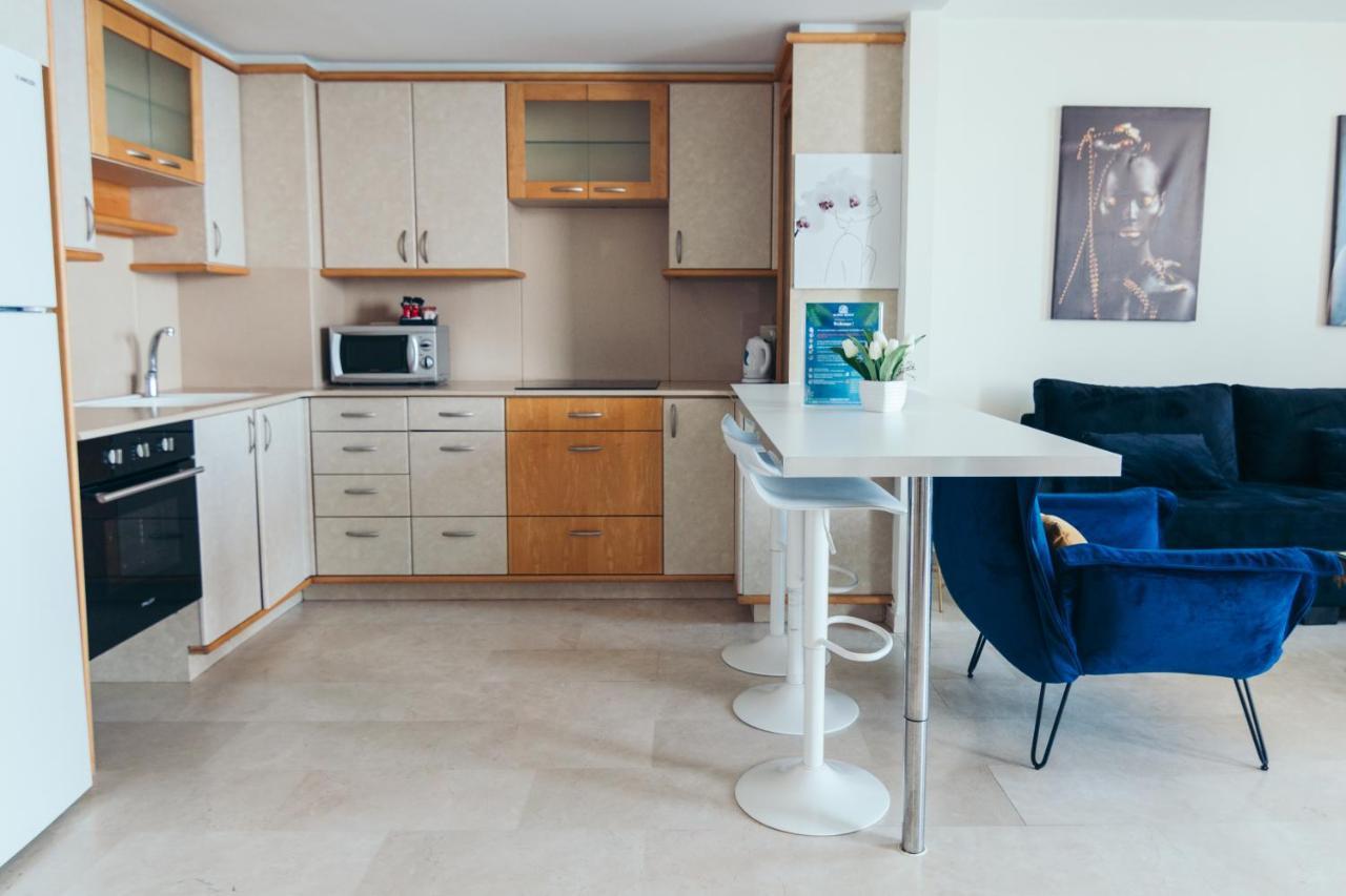 Almog Beach Apt Hotel מלון דירות אלמוג ביץ' ハイファ エクステリア 写真