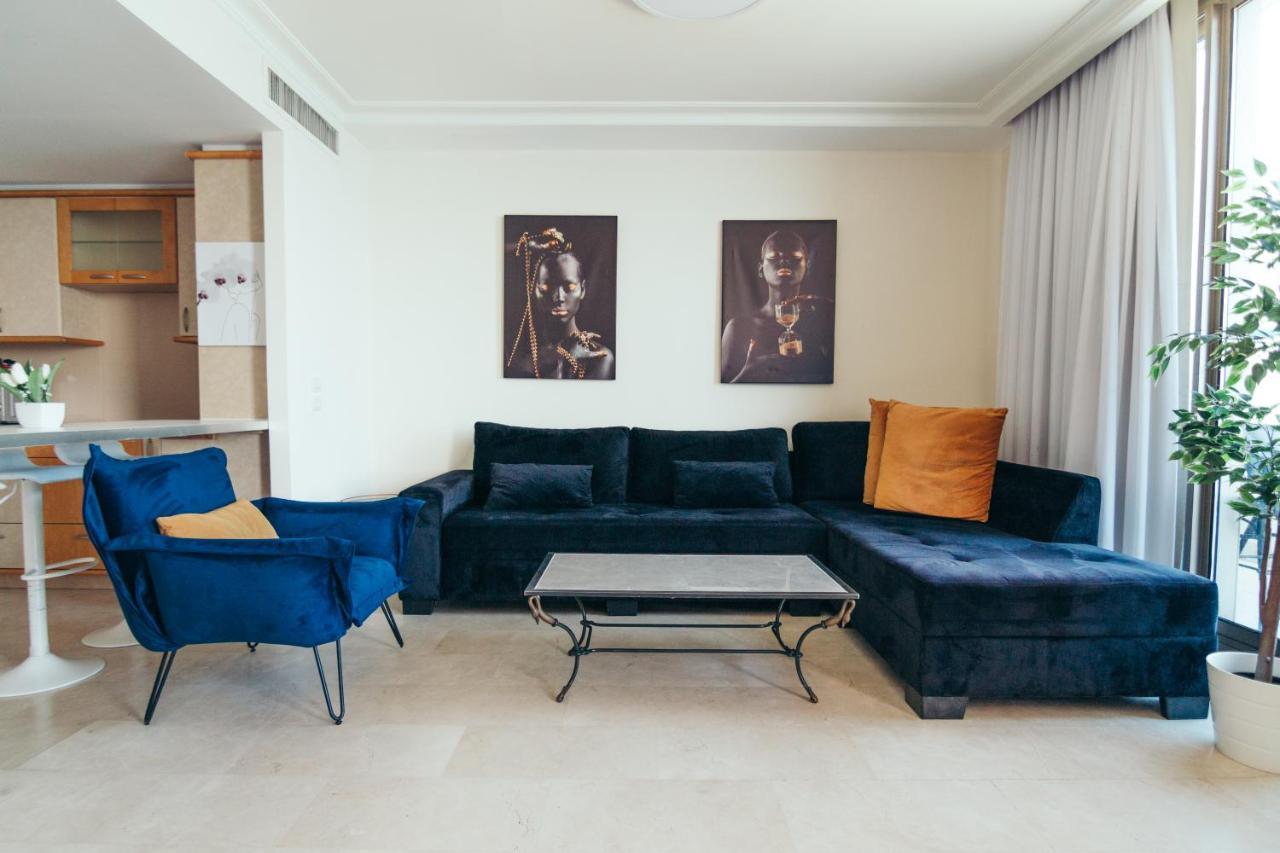 Almog Beach Apt Hotel מלון דירות אלמוג ביץ' ハイファ エクステリア 写真