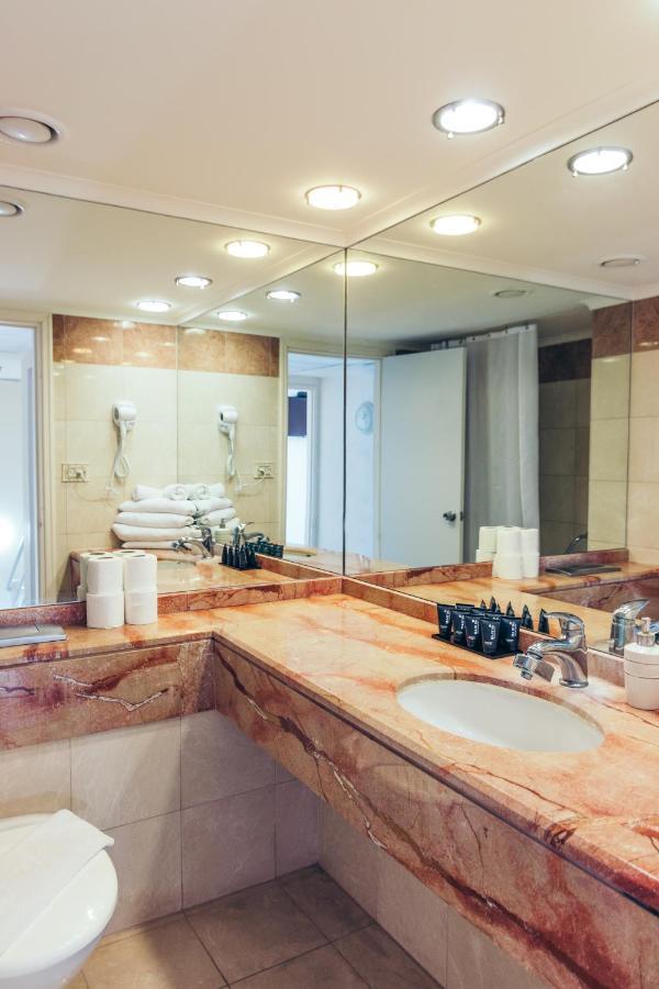Almog Beach Apt Hotel מלון דירות אלמוג ביץ' ハイファ エクステリア 写真