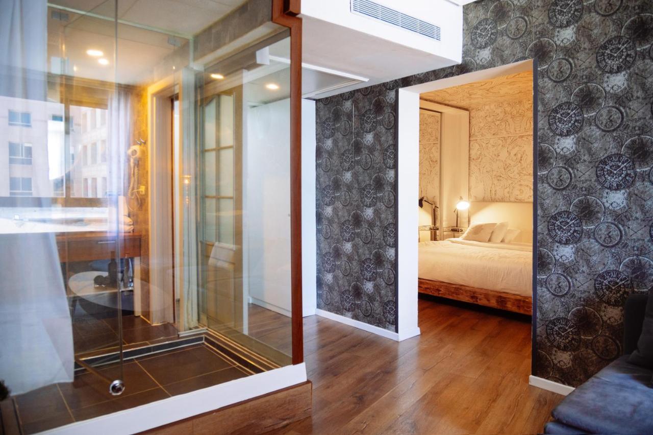 Almog Beach Apt Hotel מלון דירות אלמוג ביץ' ハイファ エクステリア 写真
