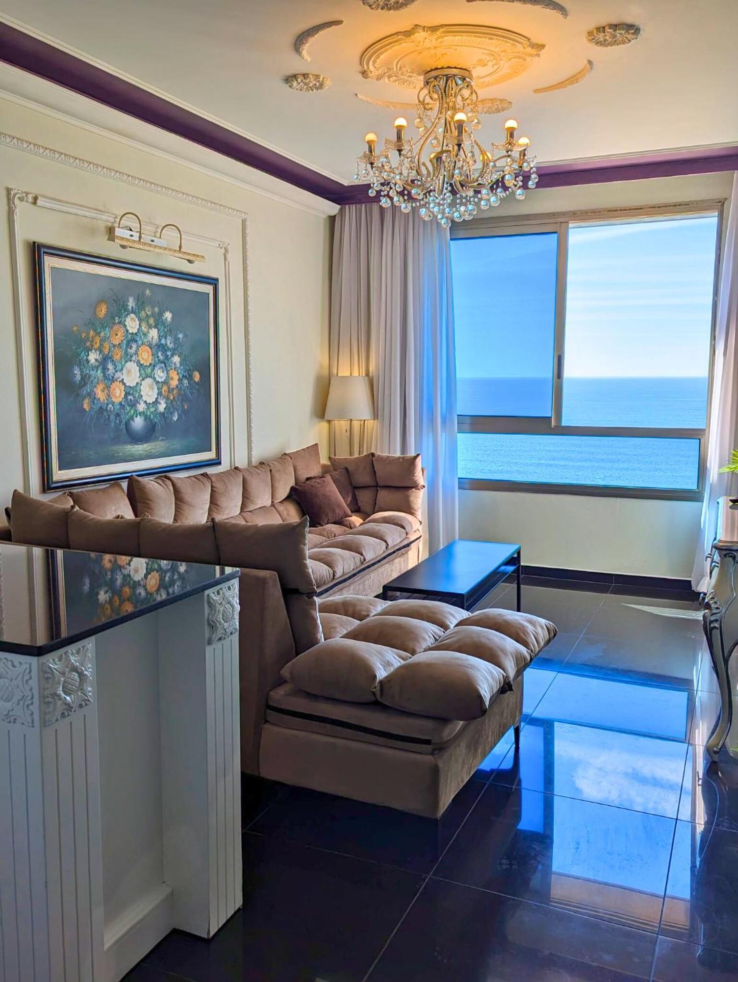 Almog Beach Apt Hotel מלון דירות אלמוג ביץ' ハイファ エクステリア 写真