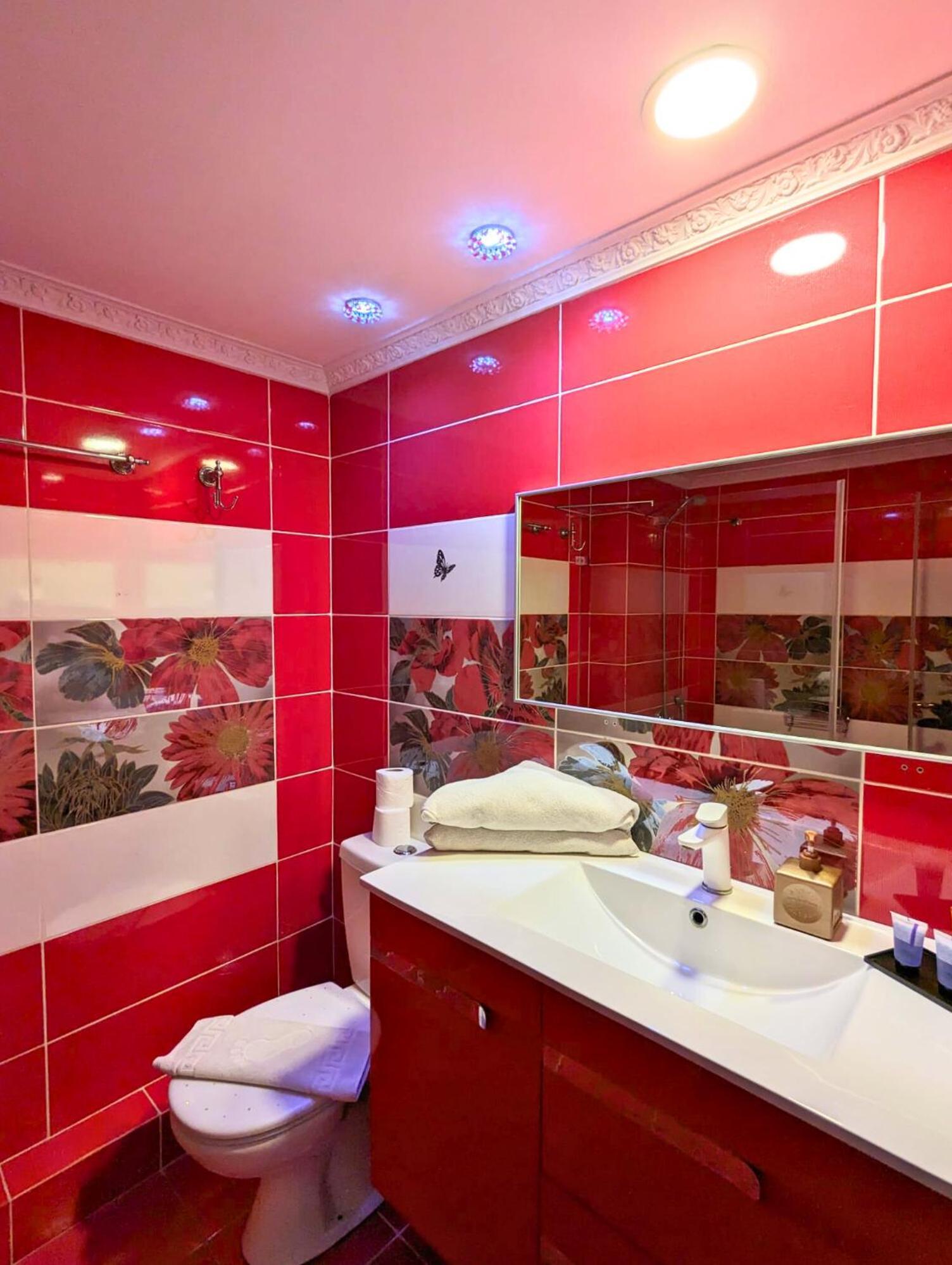 Almog Beach Apt Hotel מלון דירות אלמוג ביץ' ハイファ エクステリア 写真